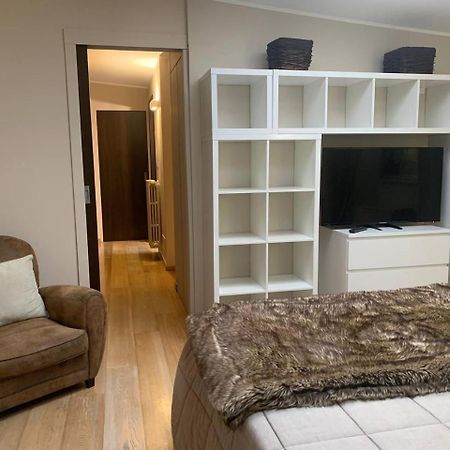 Residenza Taliedo, In Casa Privata, Abitata, Solo Camera Doppia E Bagno Personale Milan Luaran gambar