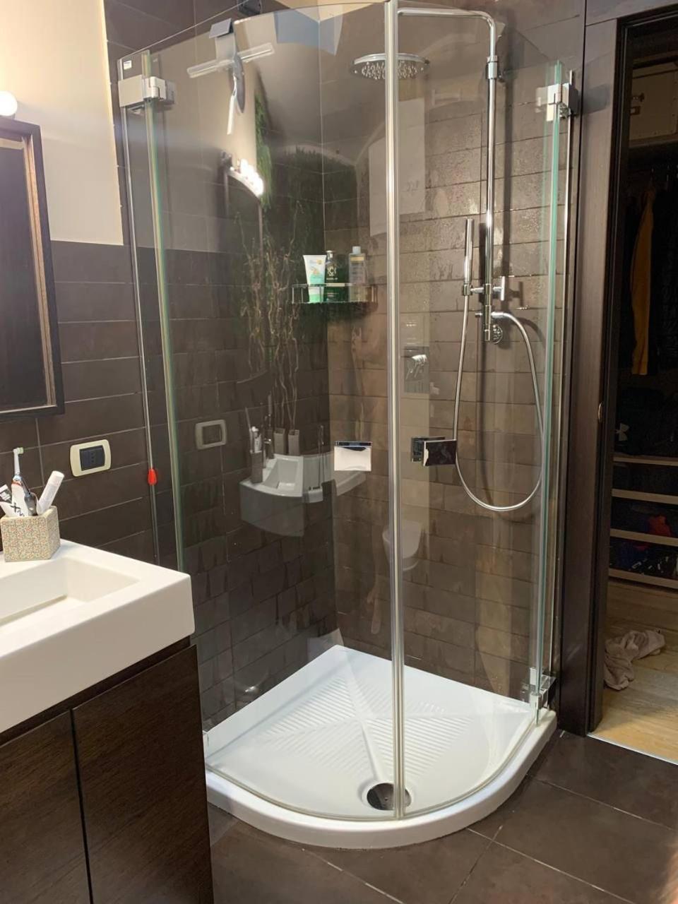 Residenza Taliedo, In Casa Privata, Abitata, Solo Camera Doppia E Bagno Personale Milan Luaran gambar